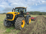 JCB unveils new Fastrac 6000 Series tractor