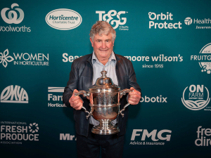 Peter Reynolds Awarded Horticulture NZ's Bledisloe Cup
