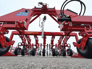 Row-Guard 380 is a compact and lighter linear camera steering system for professional mechanical weed control in vegetable farming operations.
