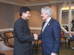 Damien O’Connor meets India’s Commerce Minister Piyush Goyal in Philippines last week.
