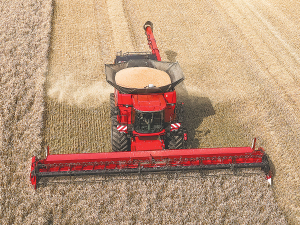 New G500V VariCut headers boost Case IH combines’ performance.