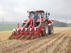 The one-pass cultivator KultiStrip system comes in various widths with both rigid and fold-out format options.