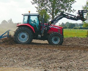 Earth mover makes short work of jobs