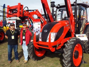 Joseph Cao (left) and Greg Saville of Boton Tractors at the Fieldays.