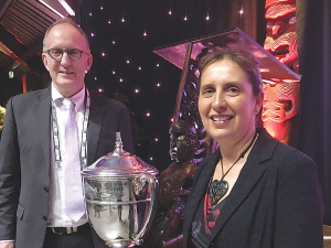 Beef+Lamb NZ chair Andrew Morrison and Ahuwhenua Trophy Management Committee chair Nuku Hadfield with the Ahuwhenua Trophy at the recent Red Meat Sector conference.