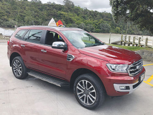 The revised Ford Everest Titanium may have replaced the 3.2L, five-cylinder single-turbo diesel with a 2.0L four-cylinder bi-turbo diesel but it still retains power and towing.