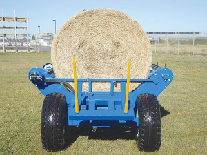The McIntosh Double Bale Feeder has a 315mm overhang from the tyre edge to the outside of the bale feeder frame, meaning feed is never run over and pushed into the ground and wasted.