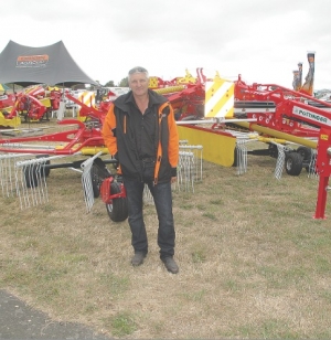 Rotor lifts avert swath damage