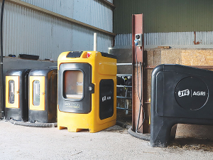 The Evo S4 Automatic includes a dual hopper system, each with a 30kg capacity.