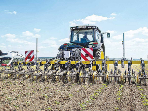 Kverneland has recently purchased Phenix Agrosystem a producer of tine harrows, inter-row cultivators, rotary hoes and guidance interfaces.