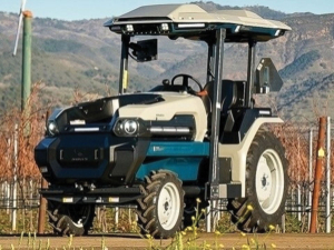 American firm Monarch Tractor manufactures selfdriving electric tractors.