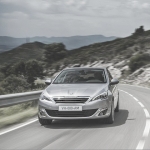 Applause for refined wagon