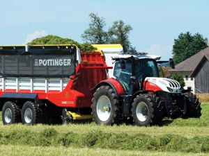 A Pottinger loader wagon on a New Zealand farm.