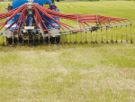 Many farmers complain that when spreading slurry with a dribble bar set-up, the slurry can sometimes cake in lines where it landed in the paddock.