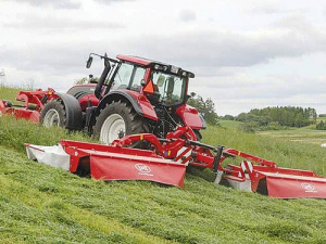AGCO says it expects to buy the forage division of the Lely Group. 