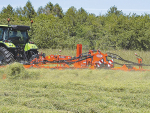 Kuhn claims its latest 13m wide tedder can be folded and ready for transport in 25 seconds – about half the time taken by its predecessor.