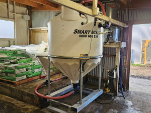 The Smart Mixer stationary mixing tank offers an easier and more efficient way to mix calf milk powder.