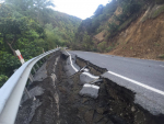 Major quake damage has been seen on Northern South Island roads. Photo: @HenryMcMullan on Twitter.