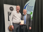 Significant Contribution to Food Safety Award recipient, Dr Tim Harwood (left) with Dr Roger Cook, New Zealand Food Safety.