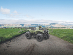 Out on the farm, the Kodiak, despite its weight, is easy to point in the required direction thanks to the electronic steering system.