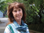 Leading Irish scientist Dr Mary Ryan says Ireland and NZ have very similar issues with nitrates leaching into lighter soils.