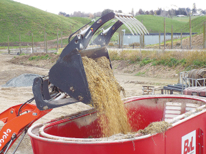 Featuring heavy-duty construction, the bucket/grab is said to handle maize silage or baled materials such as the lucerne or rye straw easily.
