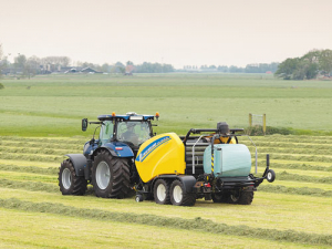 New Holland’s Roll Baler 125 and Roll Baler 125 Combi have been completely restyled.