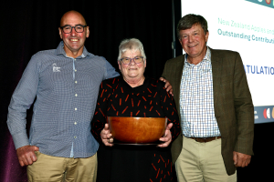 Apple sector veteran honoured for ‘extraordinary contribution’