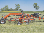 Wide rakes offer stability