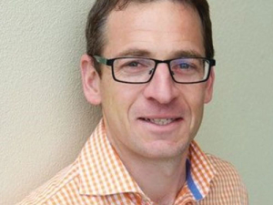 Dr Edwin Massey