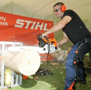Women get behind chainsaw campaign
