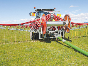The Mastek dribble bar and reeler doesn’t require permanent pipework locked to specific areas of the farm.
