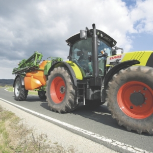 Business-class cab in high powered tractor